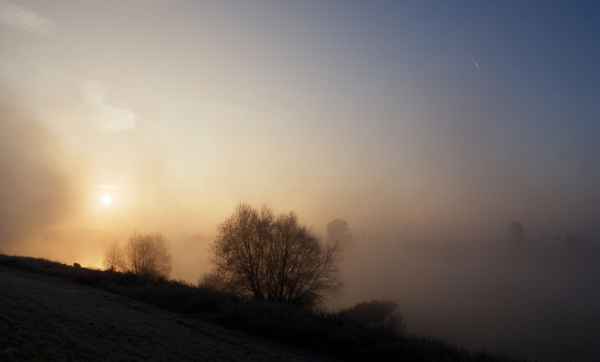 Novembermorgen am Fluss