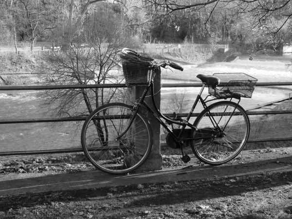 schöner Parkplatz an der Isar