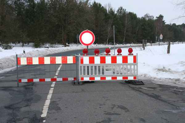 Straße gesperrt nach Frostschäden