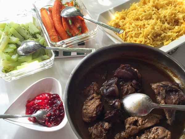 Rehbraten mit Spätzle und Gemüse