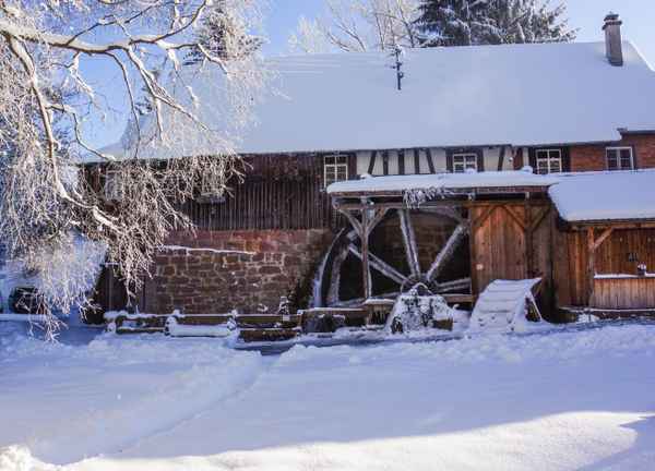 Historische S&auml;gem&uuml;hle im Winter