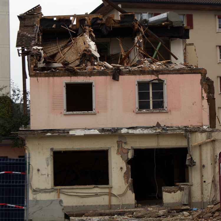 Einer Bank Platz machen1