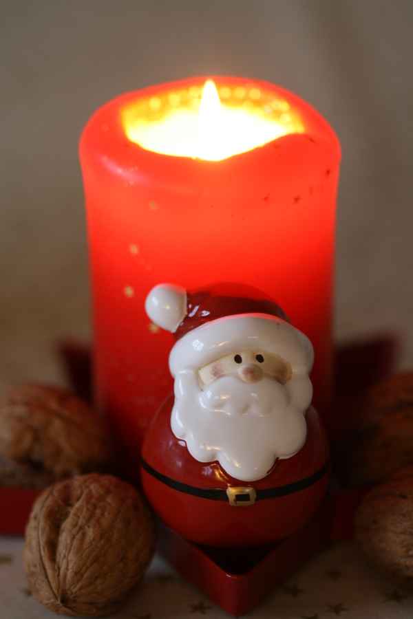 Kerze mit Weihnachtsmann