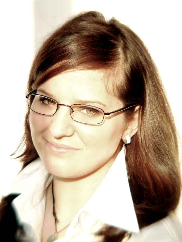  Frau mit Brille