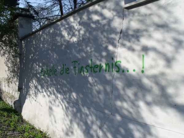 Streetart Erhelle die Finsternis