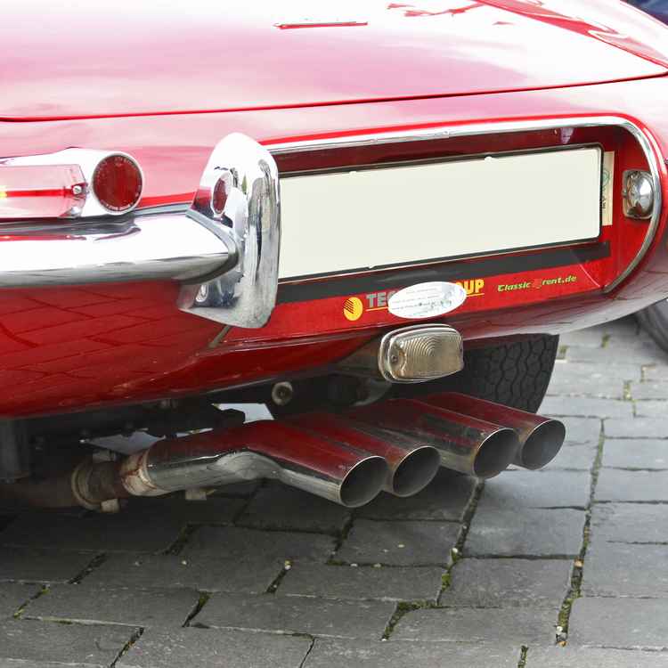 04_Jaguar_E-Type_6-Zyl._Auspuff