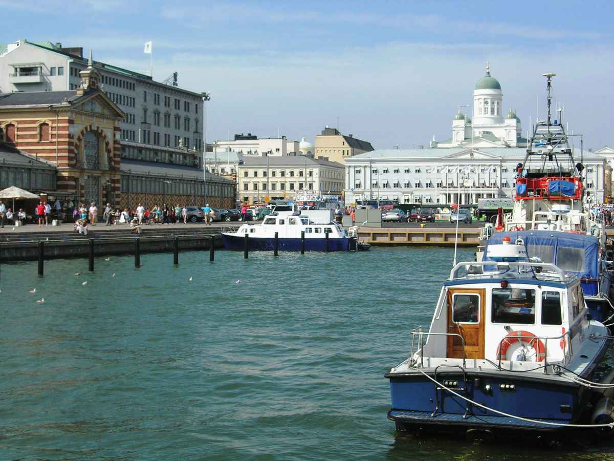 Im Herzen von Helsinki - mit Markthalle und Domkirche