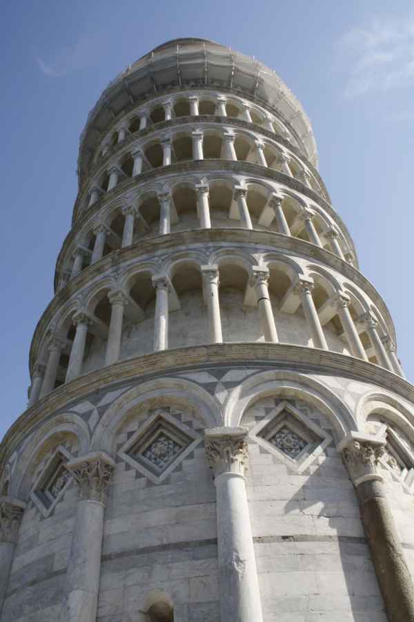 der schiefe Turm von Pisa einmal ganz anders
