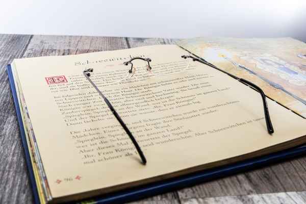 Märchenbuch vorlesen