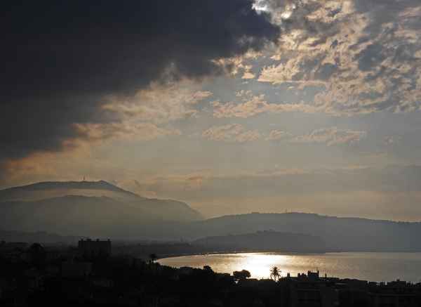 Die Bucht von Nizza . . . .