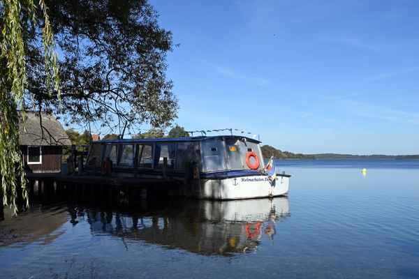 Schaalsee und Fahrgastschiff Zarrentin
