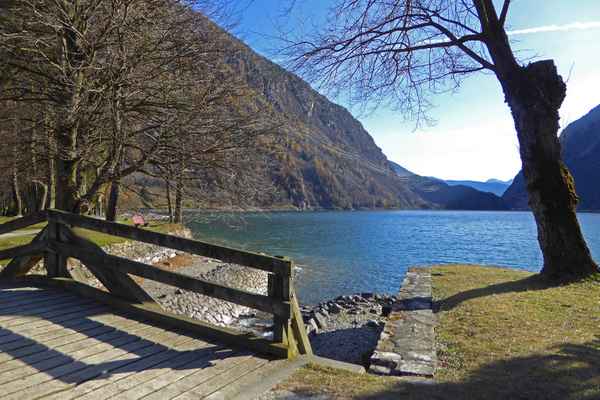 Am Lago di Poschiavo / 1
