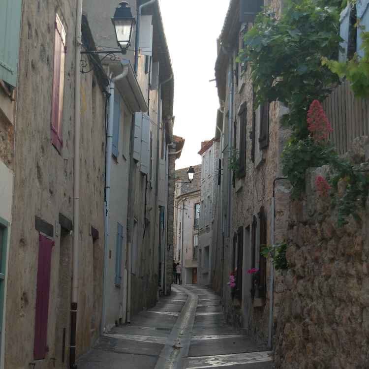 Gasse in Südfrankreich