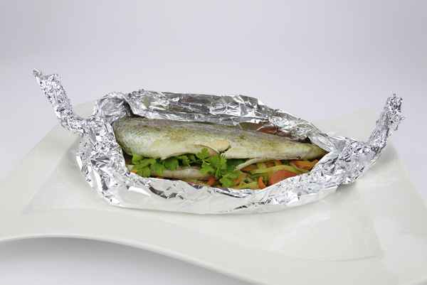 Forelle in der Folie gegart