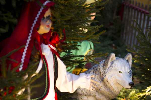 rotkäppchen und der böse Wolf.