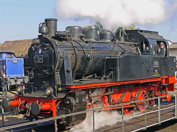 Dampflok auf der Drehscheibe