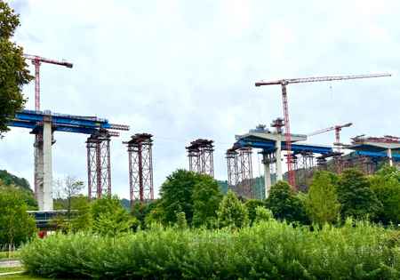 Autobahn-Brückenbau über den Neckar bei Horb