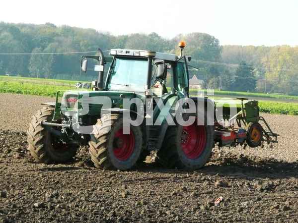 Traktor auf dem 'Feld