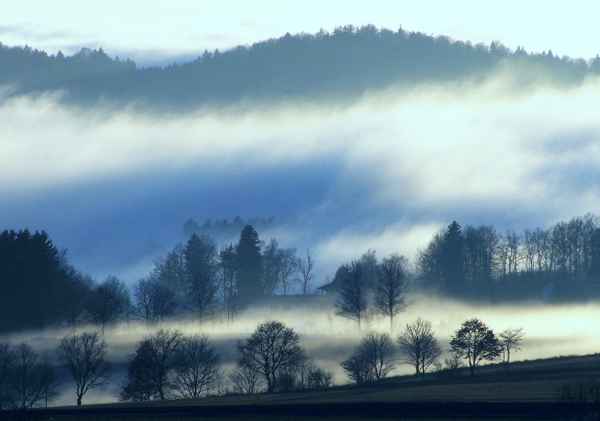 Dramatische Nebelwolken
