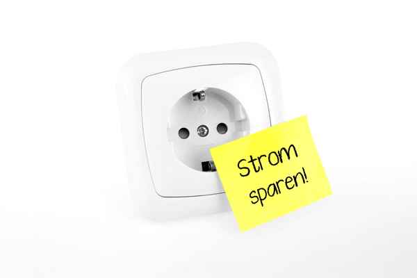 Steckdose mit Zettel