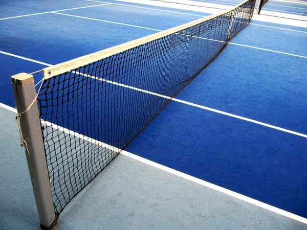 Hallentennis mit Netz 1
