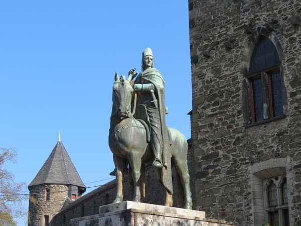 Reiterstandbild Graf Adolf V. von Berg