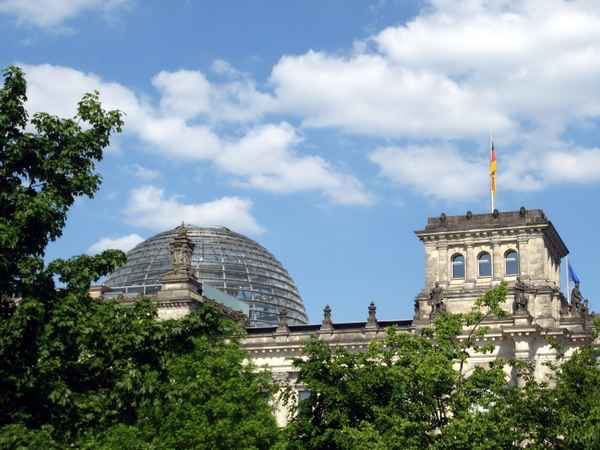 Reichstag vom Wasser aus