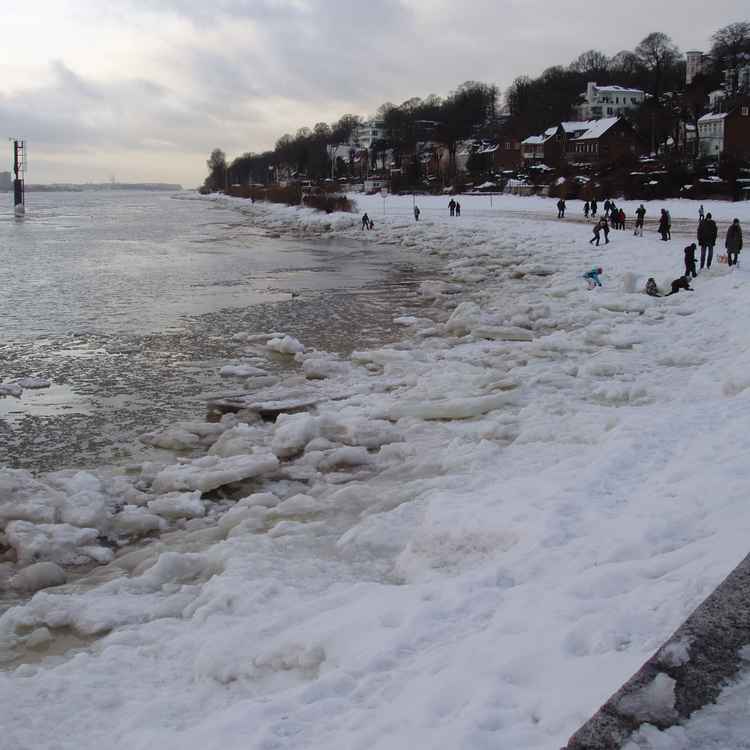 Hamburg harbour on the rocks