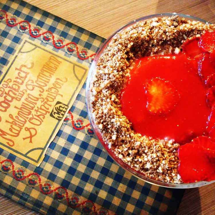 Quark-Erdbeerdessert nach einem ostpreußischen Rezept