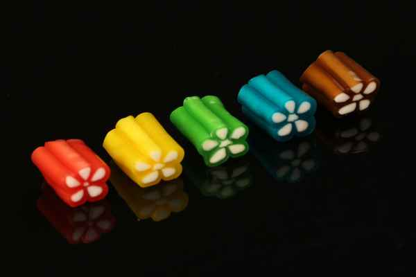 farbenfrohe Zuckermasse