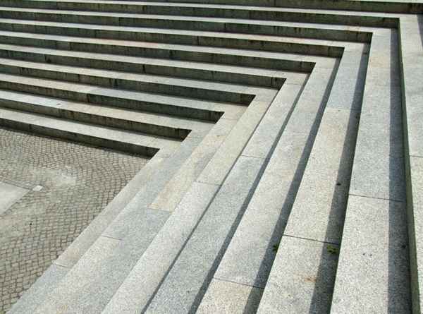 Treppengrafik im Regierungsviertel_2
