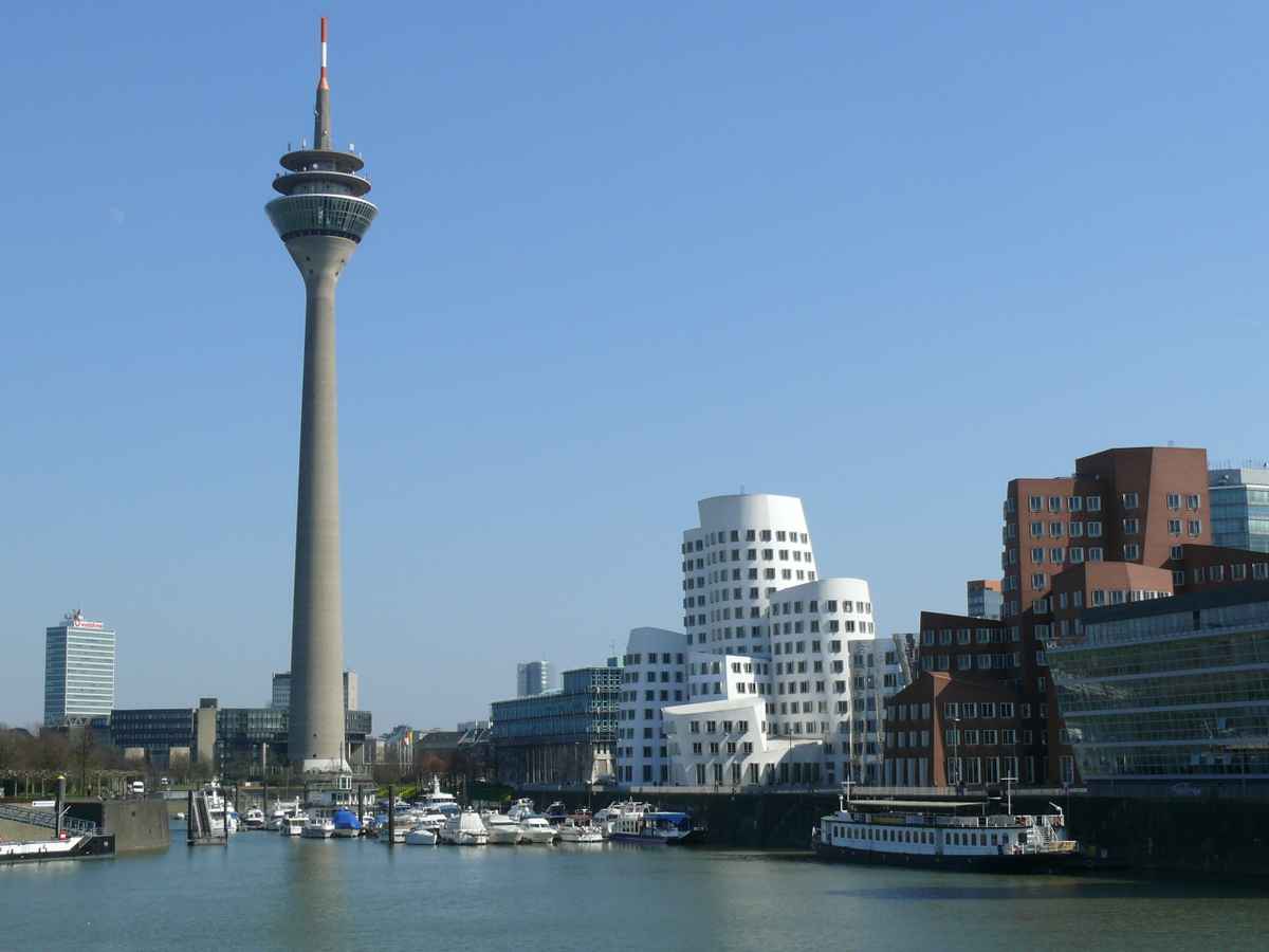 "Düsseldorf"