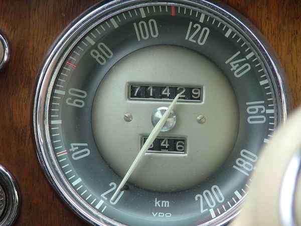 Tachometer 2