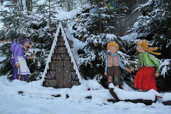 Hänsel & Gretel im Schnee