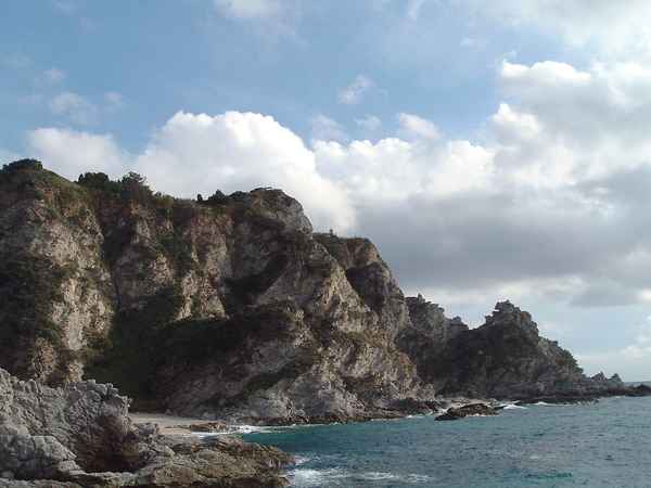 Felsküste in Kalabrien