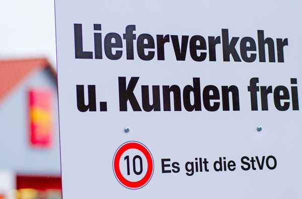 Pennymarkt und Lieferverkehr