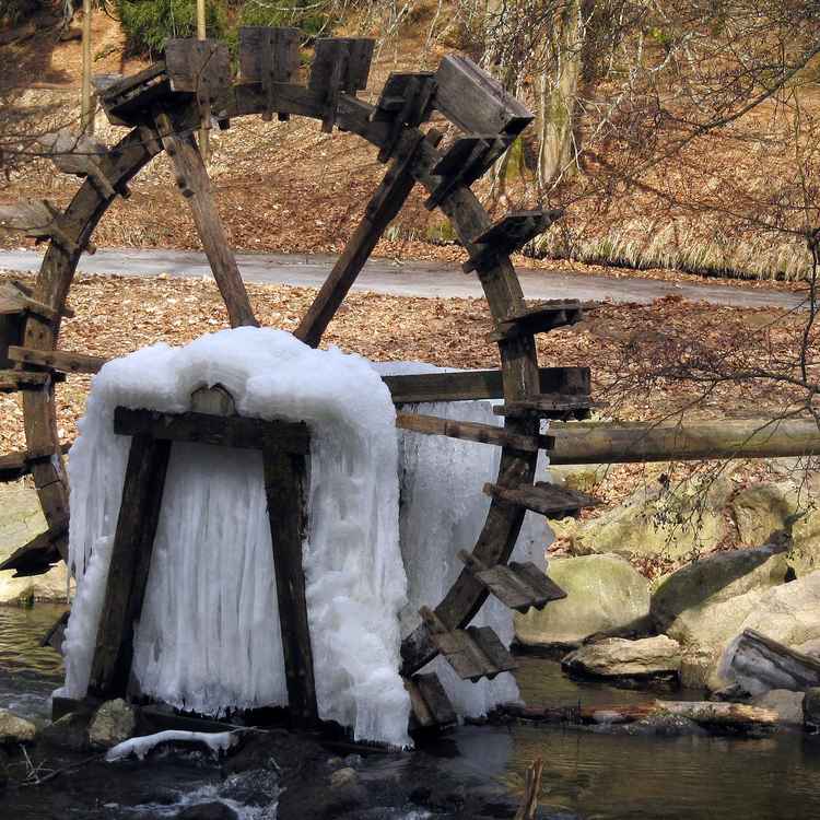 Wasserrad bei der Blockhütte im Waldnaabtal