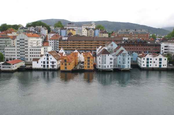 Wir verlassen jetz Bergen in Norwegen