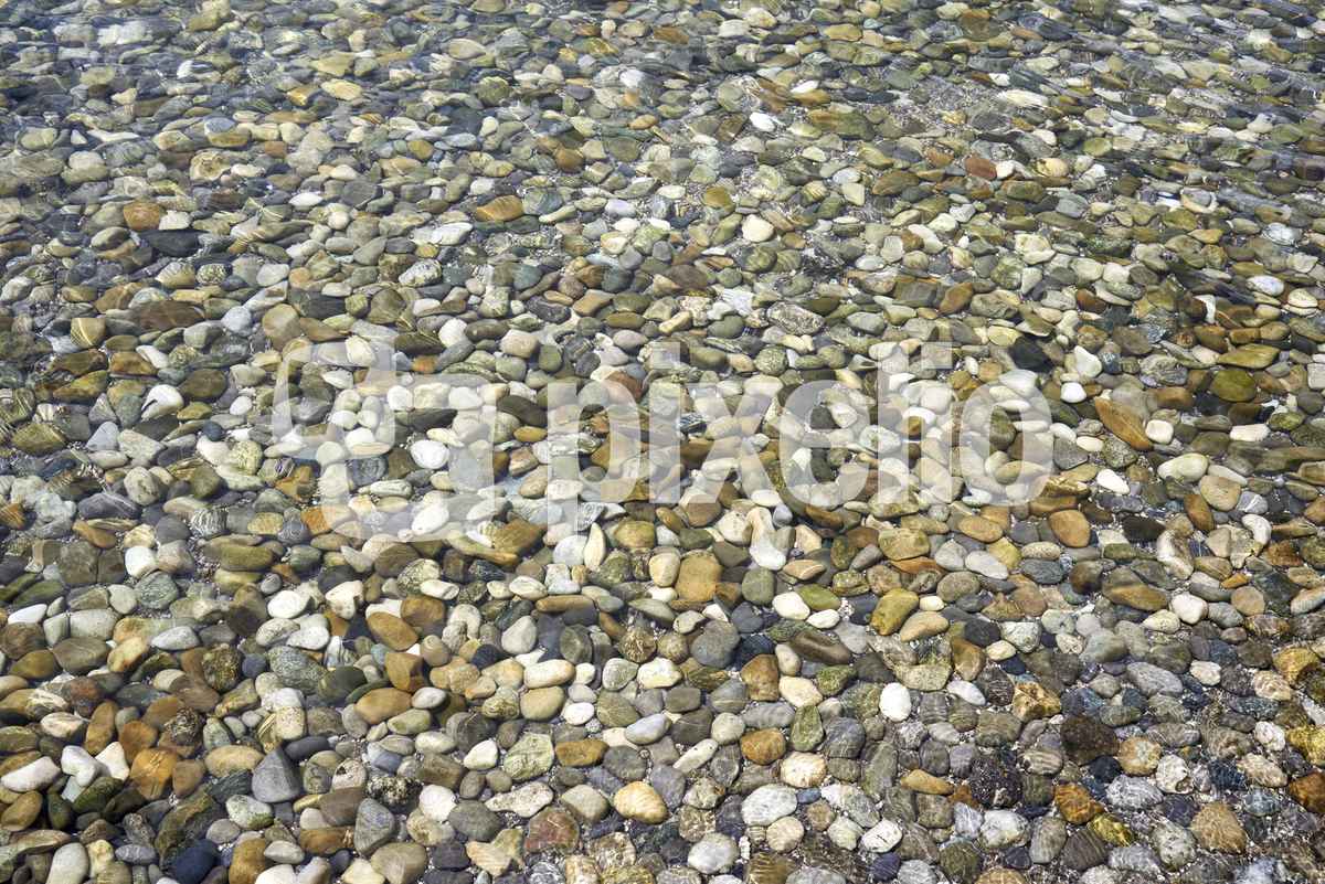 Steine im Wasser