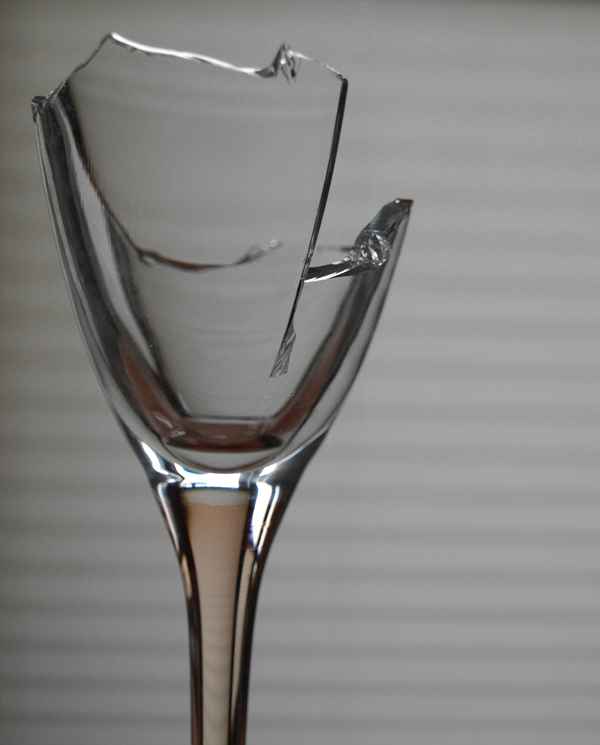 Sektglas in Scherben