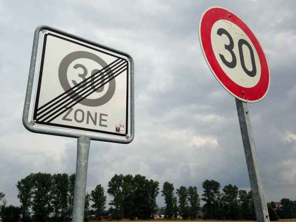 Die wahrscheinlich kürzeste Dreissigerzone der Welt.