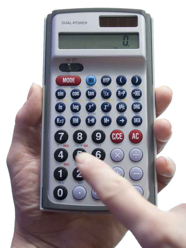 Taschenrechner in der Hand