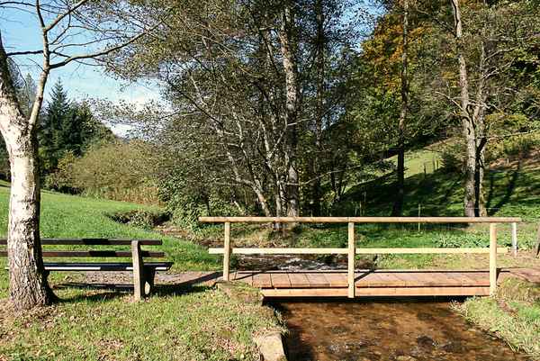 Kleines Holzbr&uuml;ckle