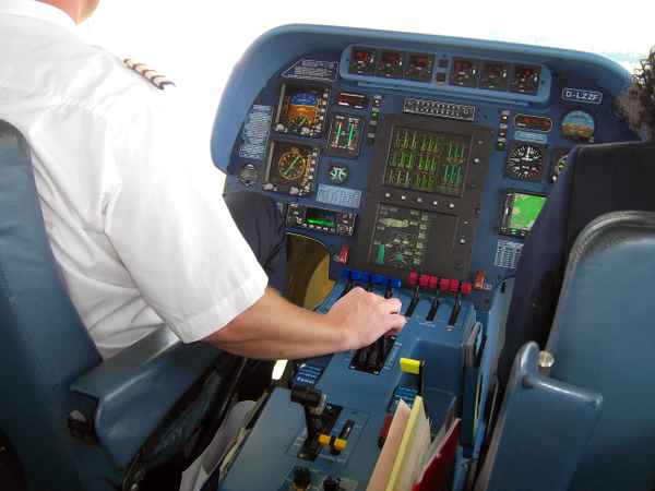 Kommandozentrale (Cockpit) im Zeppelin