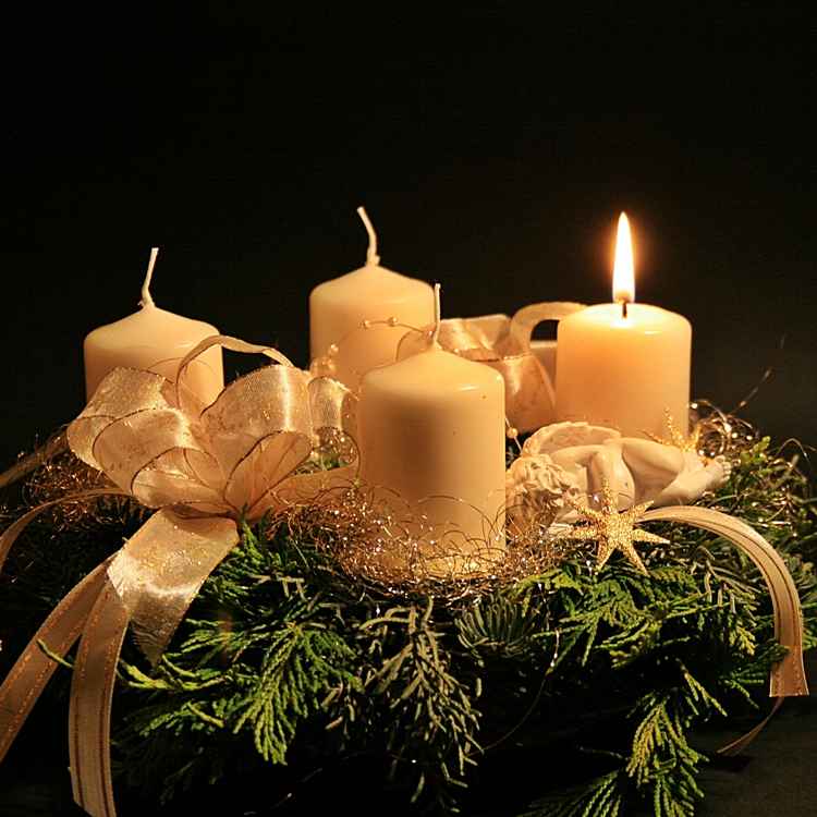 das erste lichtlein brennt