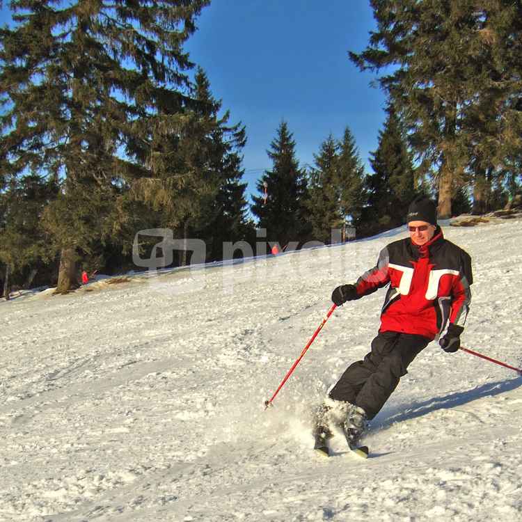 Skifahrer am Hang