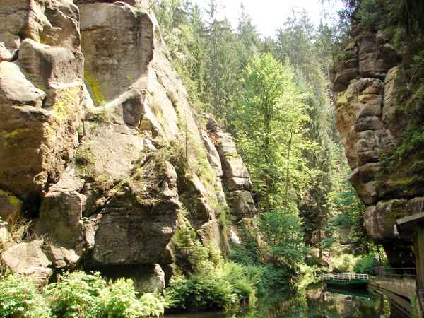 wildromantische Bootsanlegestelle