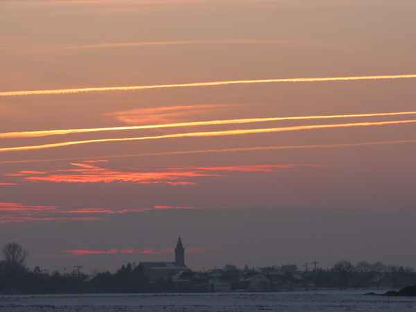 Geheimnisvolle Streifen am Himmel