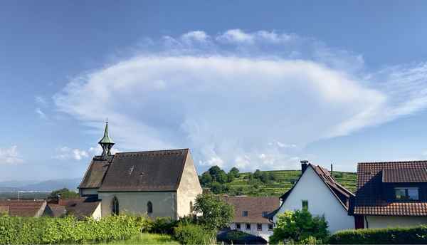 Amboss-Wolke kündet großes an