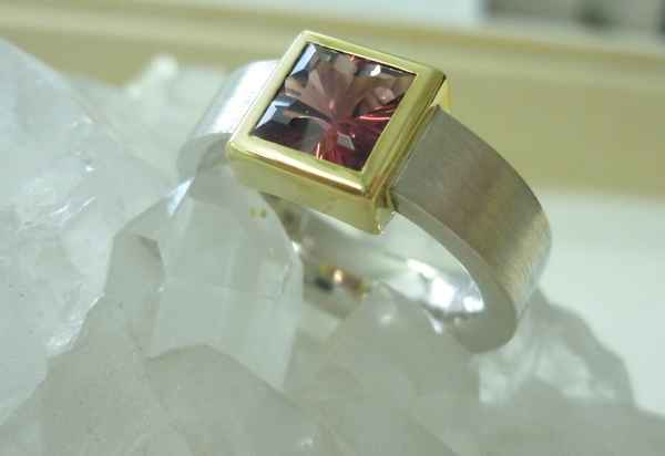 Ring Granat
